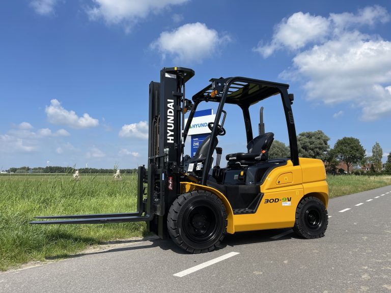 Levering Hyundai 30DE-9V diesel