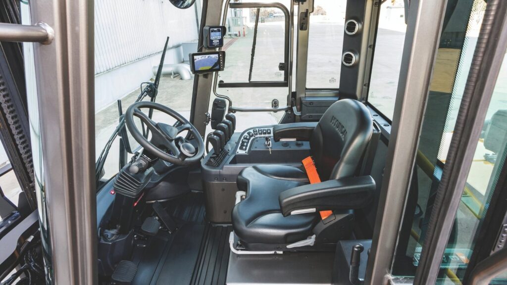Hyundai 100D-9V — diesel heftruck 10 ton detail 2
