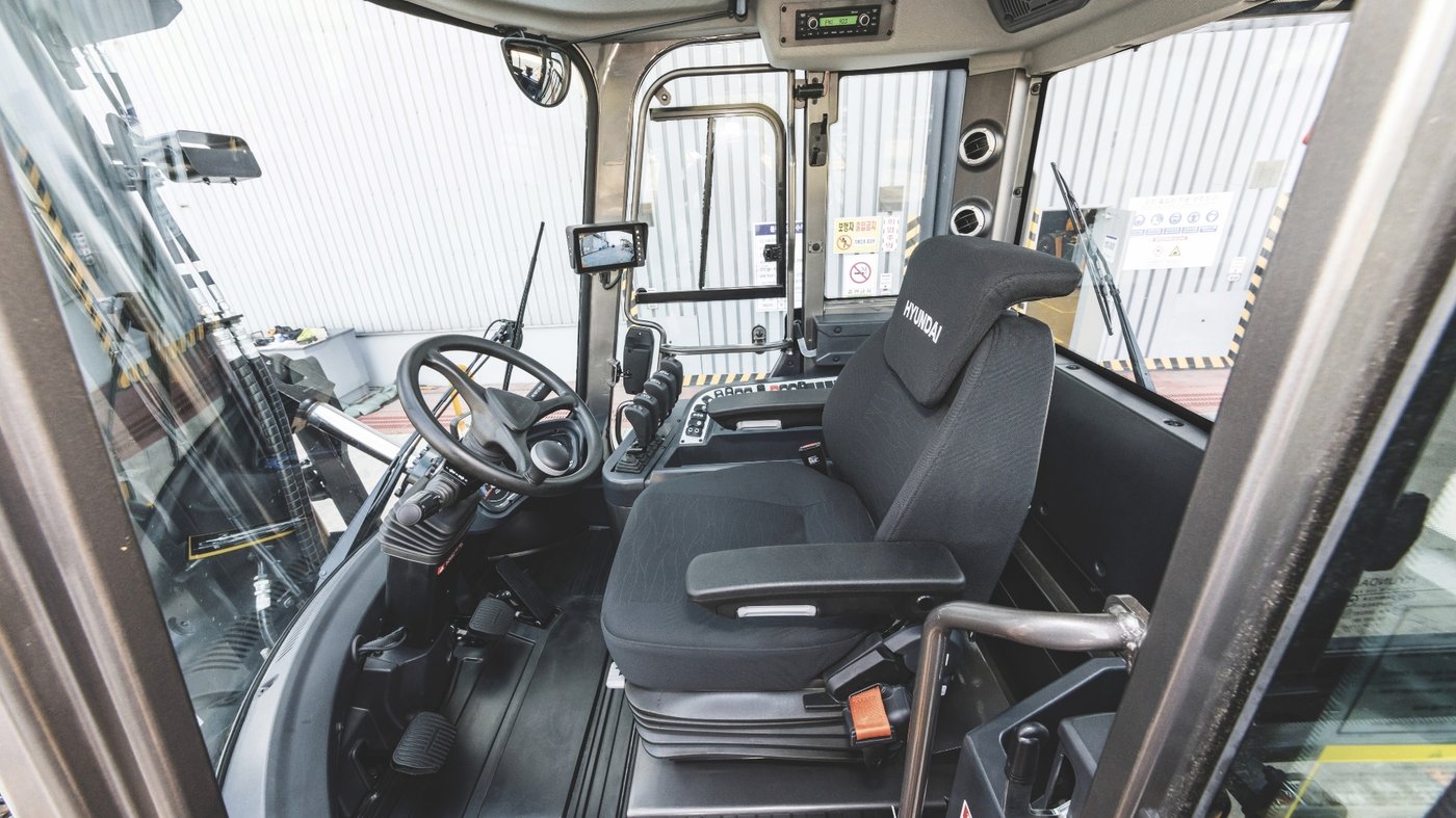 Hyundai 300D-9VC kopen — diesel heftruck 30 ton